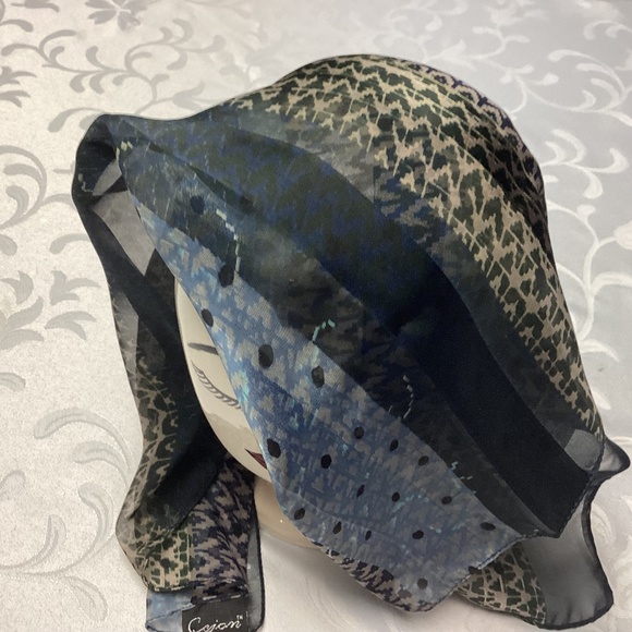 NWT Cejon beautiful blue detailed. Scarf blues. - Picture 1 of 7